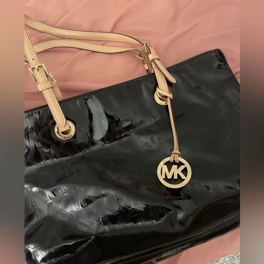 MK shoulder back